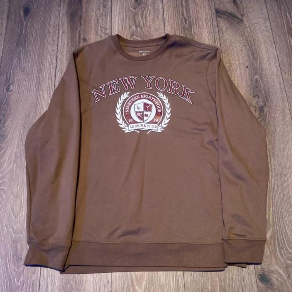 PacSun Men's Brown and Burgundy
Sweatshirt grey 2